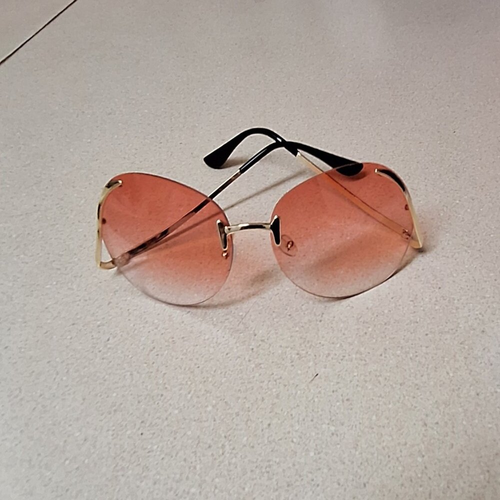 PINK SUNGLASSES
